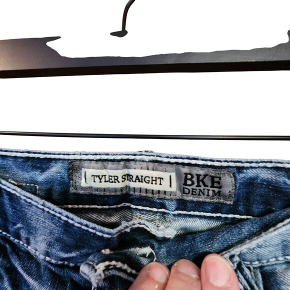 BKE Denim Tyler Straight Fit Jeans 30R Distressed Blue Cotton Mens Casual Wear - Picture 3 of 5